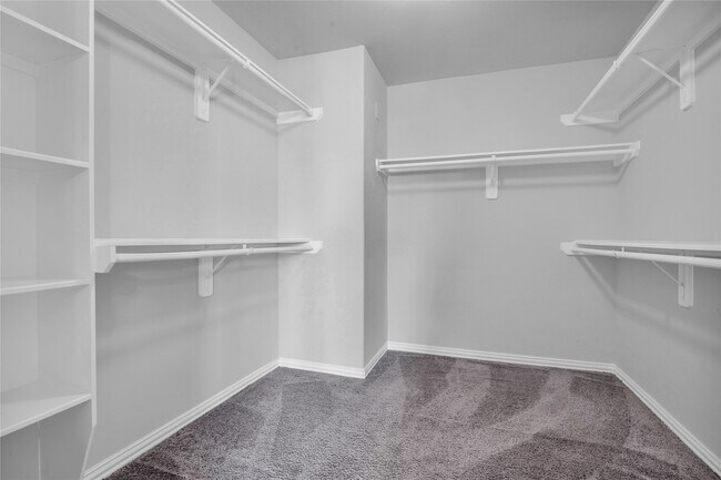 Building Photo - 2109 Ruby Dr