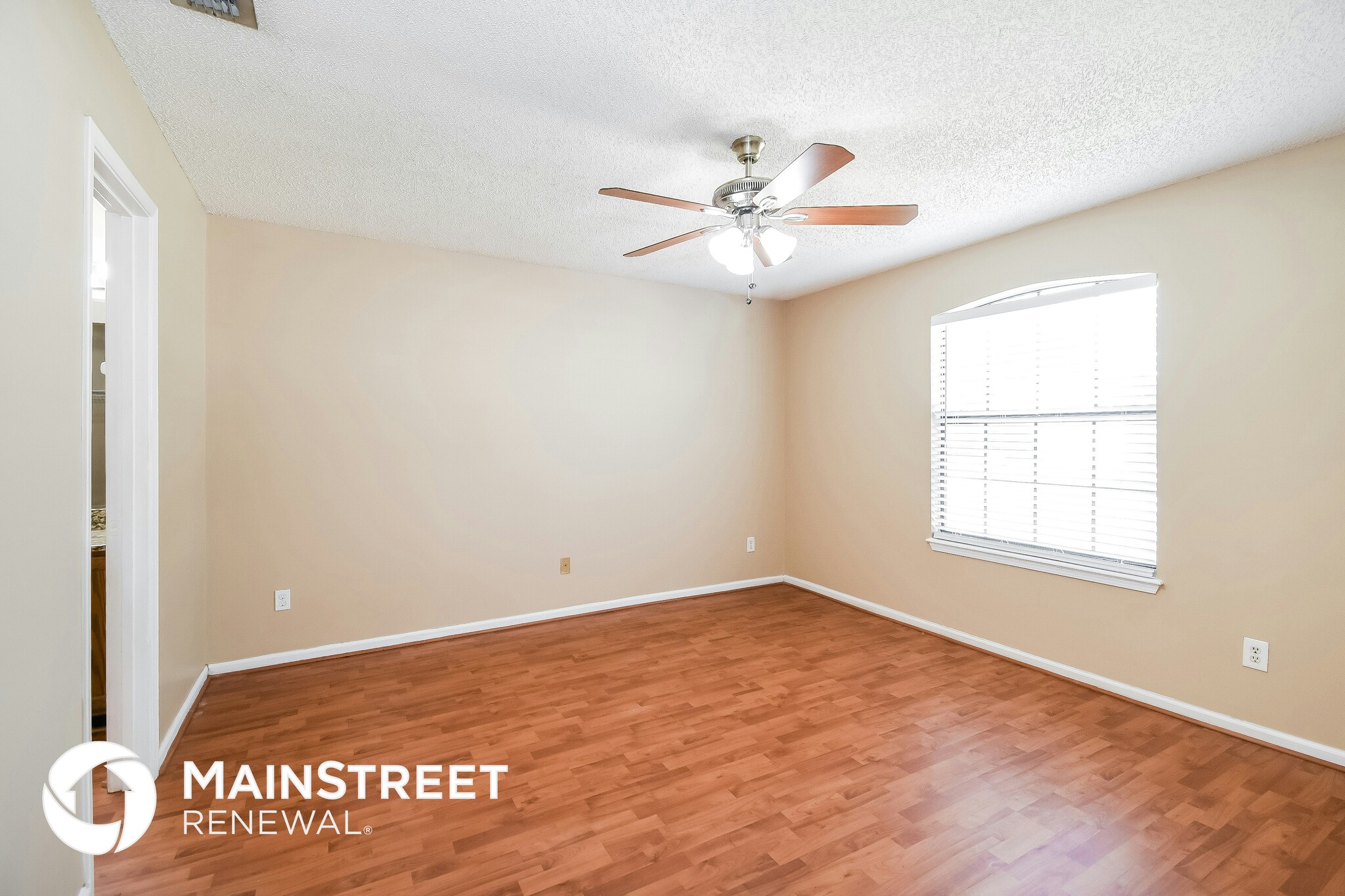 Building Photo - 1859 MacKenzie Ct N