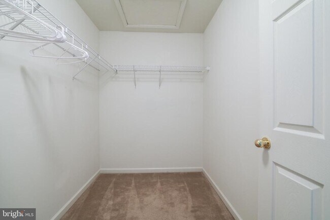 Building Photo - 6 Ocean Breeze Ct