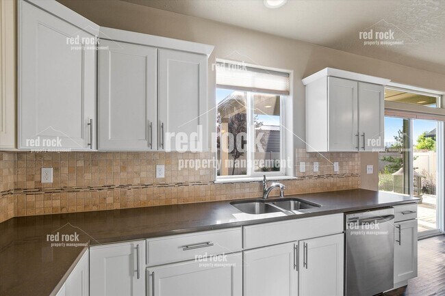 Building Photo - 1713 N Caufield Ct