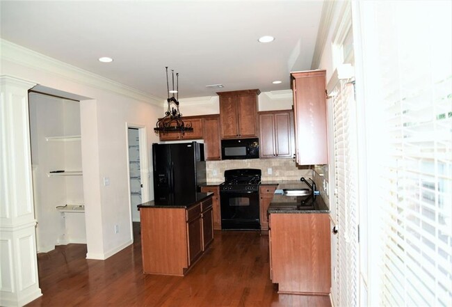 Building Photo - 3356 Sardis Bend Dr