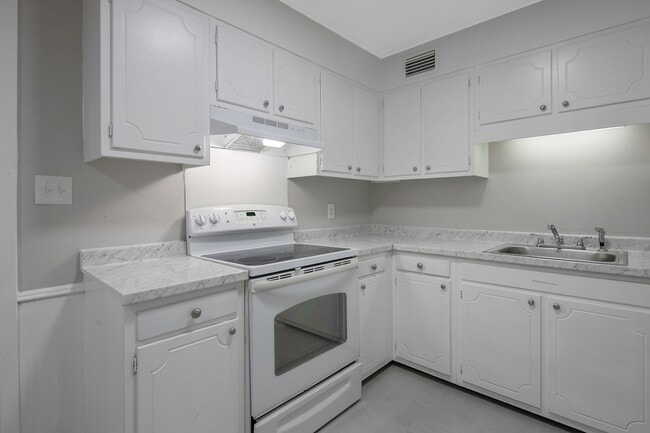 Building Photo - 1608 Fayette Ave