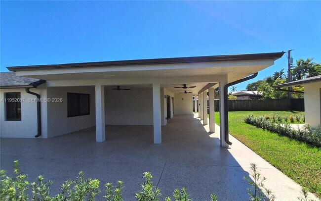 Building Photo - 216 Shadow Way