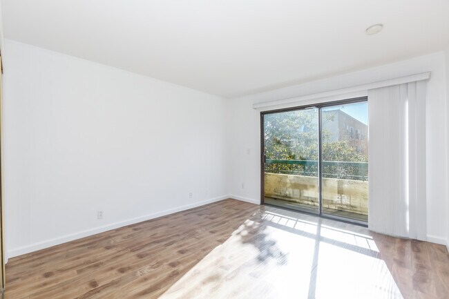 Second bedroom - 1738 S Bentley Ave