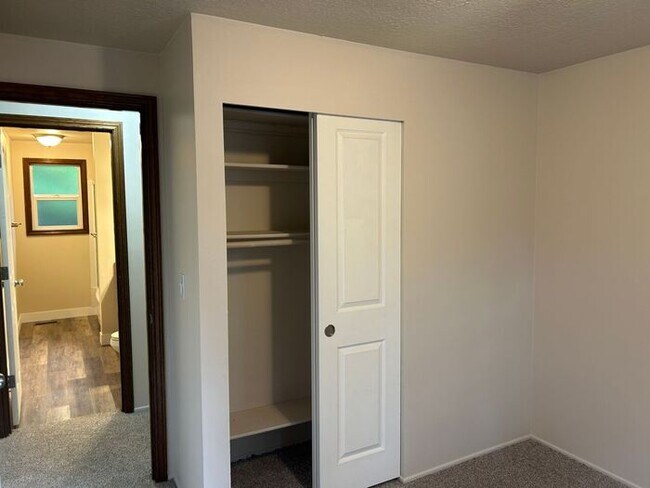 Building Photo - Charming 4 Bed Happy Valley Home