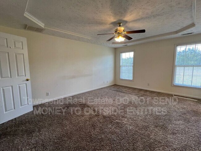 Building Photo - 121 Bugle Call Dr