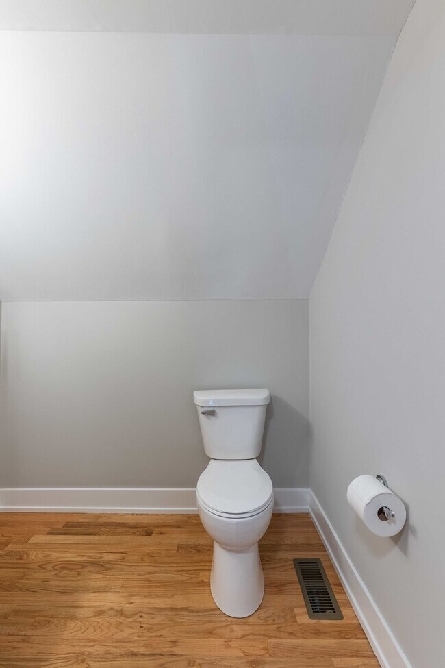 Building Photo - 6835 S Komensky Ave