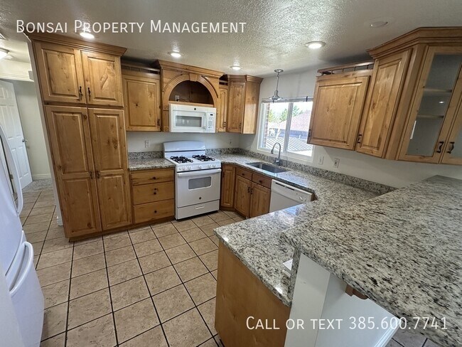 Building Photo - 2291 Longmeadow Dr