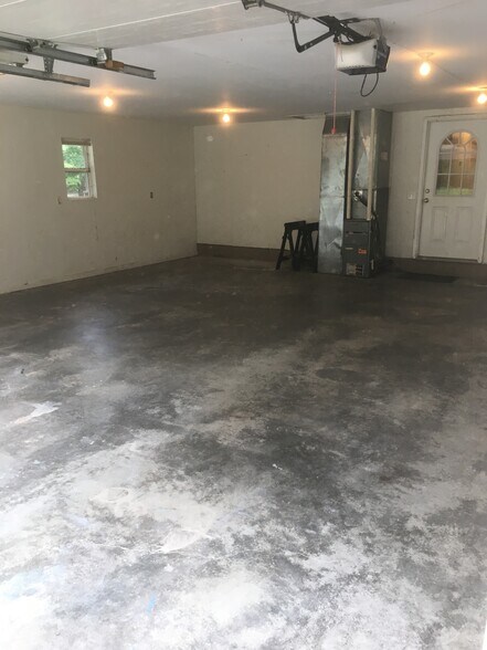 Two car garage - 11232 Mcfarland