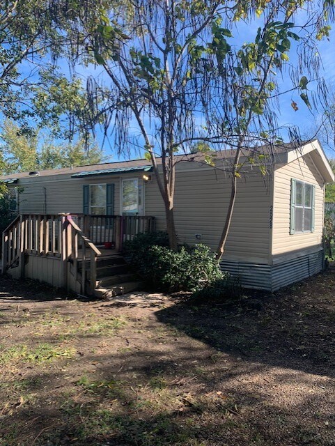 Building Photo - 2528 Baywood Dr