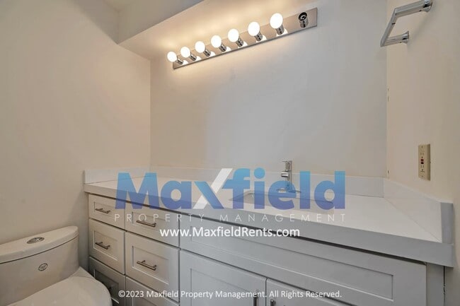 Building Photo - Avenues - 3 Bedroom 3 Bath Townhome with amazing southern views