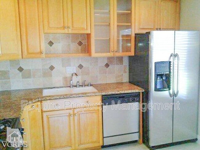 Building Photo - 5219 Meadowview Dr