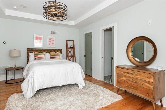 Building Photo - 1393 Glenwood Ave SE