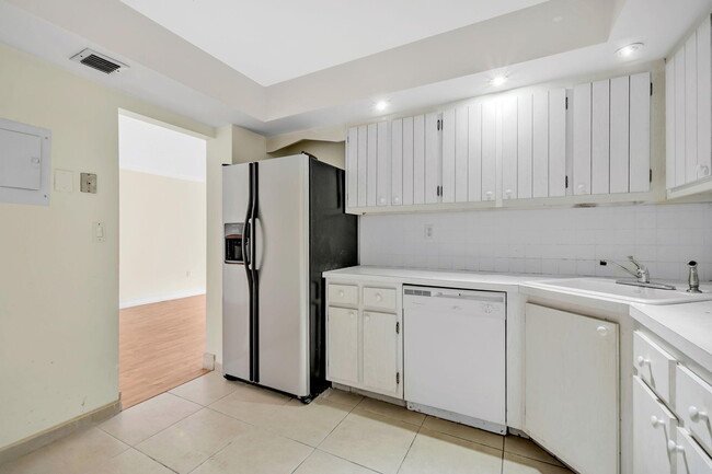 Building Photo - 2780 NE 183rd St