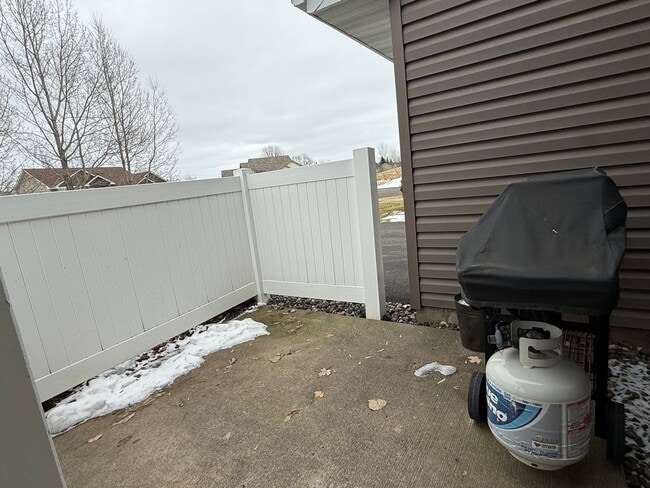 Building Photo - 2 Bed Plus LOFT - Great Location