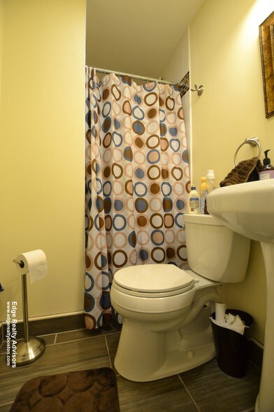 Building Photo - 233 Boylston St