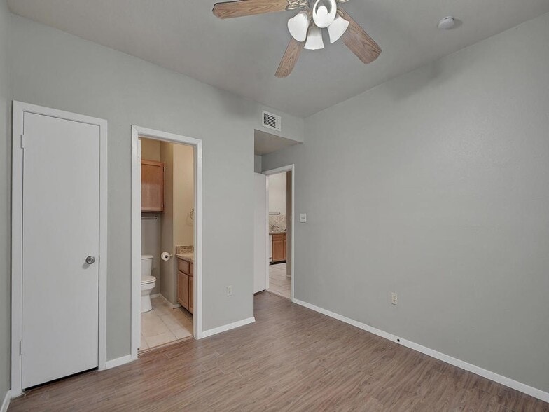 Building Photo - 2801 Rio Grande