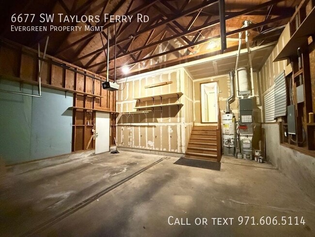 Building Photo - 6677 SW Taylors Ferry Rd