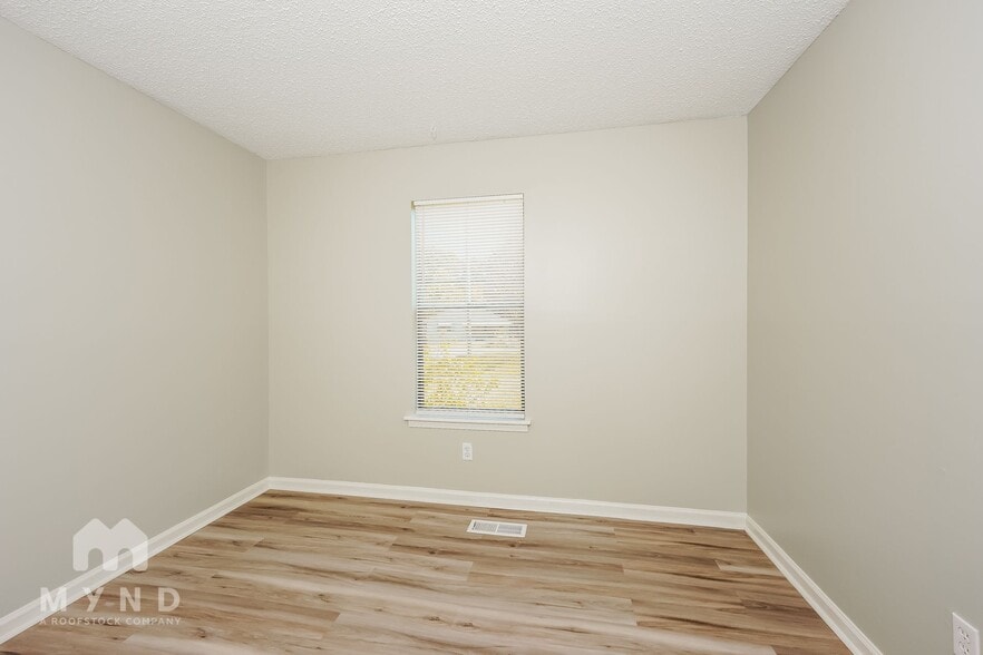 Building Photo - 1109 4th Way