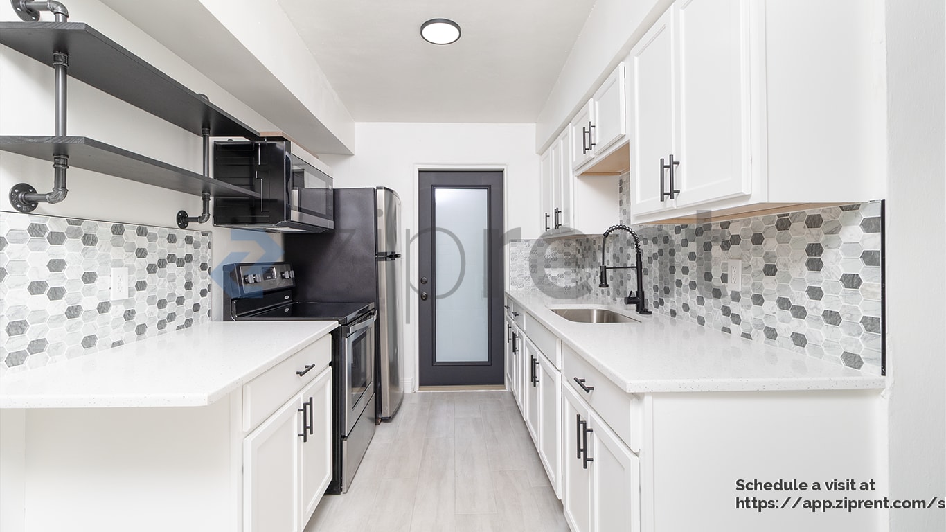 Building Photo - 1103 E South St