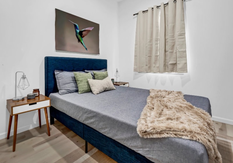 Building Photo - 574 Niagara St