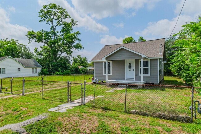 Primary Photo - 3108 Memel St