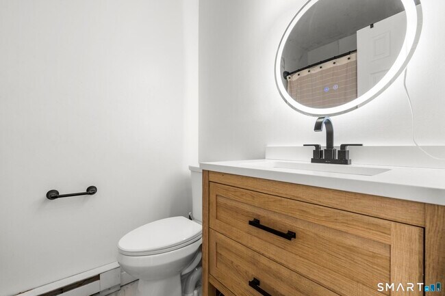 Building Photo - 84 Taylor Ave