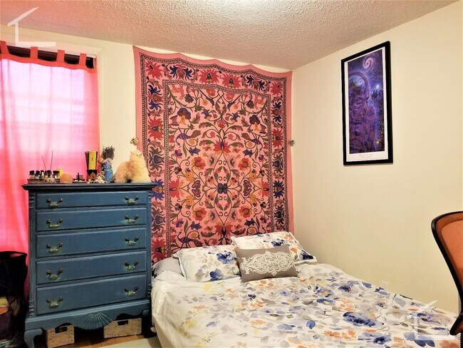 Building Photo - HOT ALLSTON LISTING!!!!