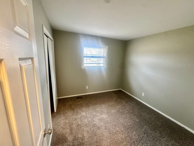 Building Photo - Gorgeous West Lafayette 4 bedroom Home - New Kitchen, Many Upgrades!