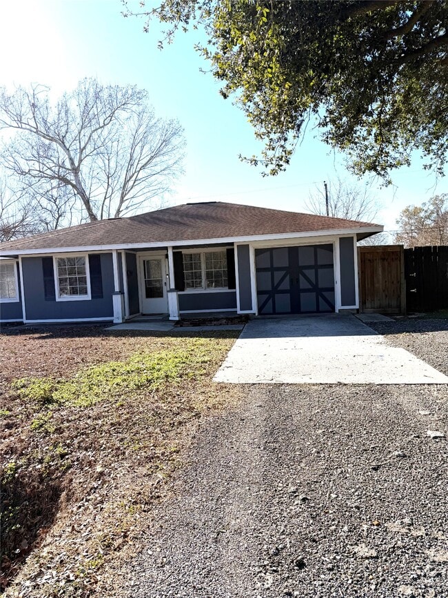 Building Photo - 207 Inwood Ln