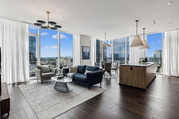 Building Photo - 160 2nd Ave S