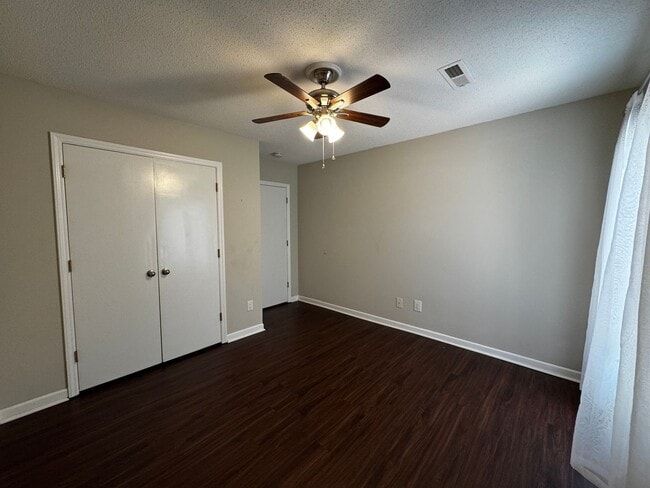 Building Photo - 104 Breckindale Cir