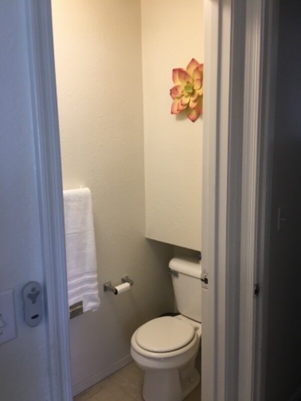 Building Photo - 1579 E Courtney Pl