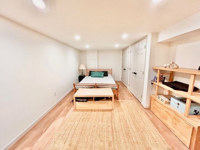 Building Photo - Beautifully renovated 4BR/3BA rambler with wraparound porch and garage