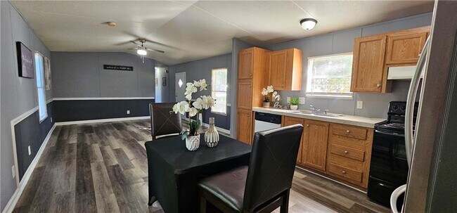 Building Photo - 4255 Smoke Creek Pkwy