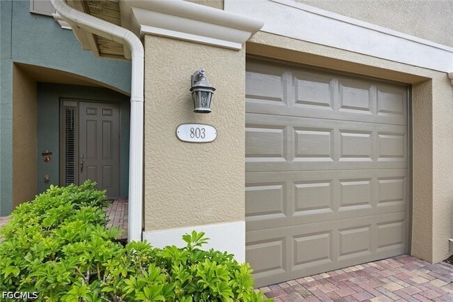 Building Photo - 3210 Cottonwood Bend