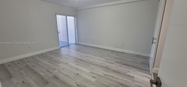 Building Photo - 10641 SW 108th Ave