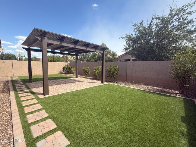 Building Photo - 3923 E Desert Broom Dr