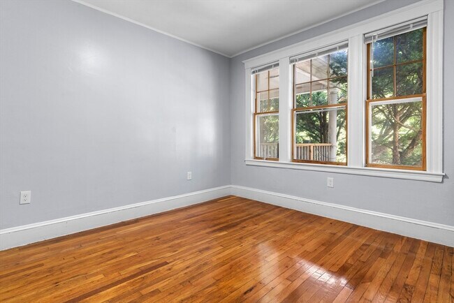 Building Photo - 570 Harvard St