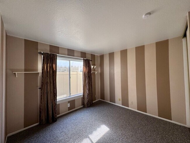 Building Photo - Spacious 5 Bedroom Home in Menifee Lakes w...