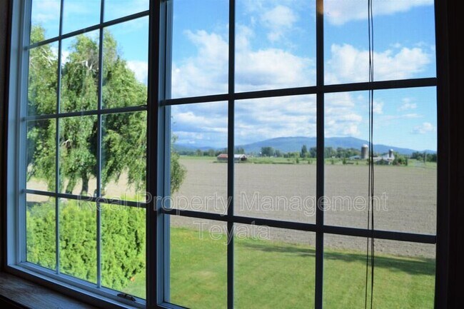 Building Photo - 214 Reeds Ln