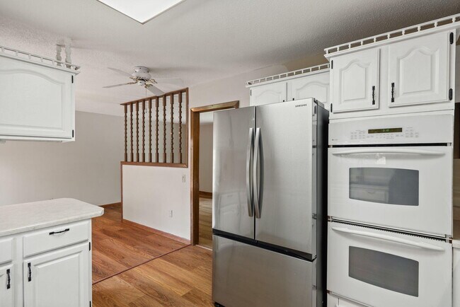 Building Photo - 1305 Jake Ln