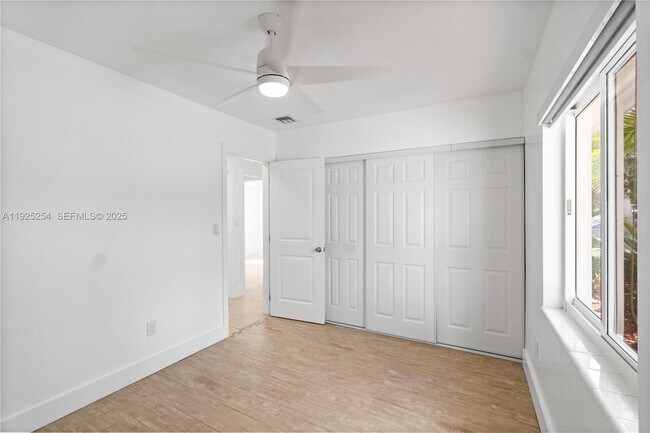 Building Photo - 5103 SW 128th Pl