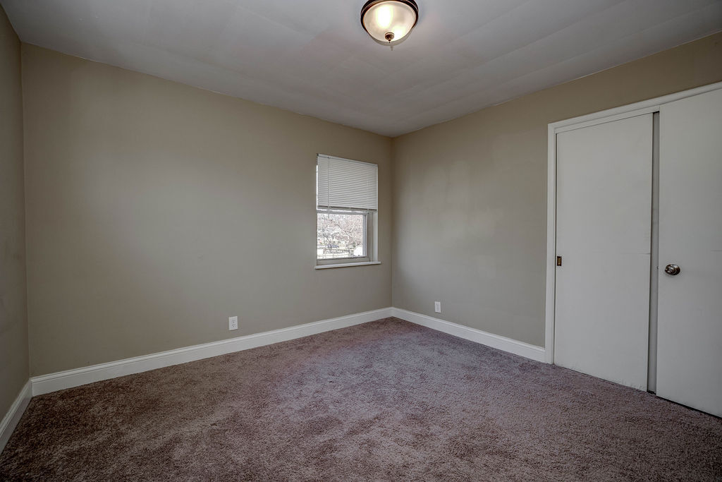 Building Photo - 4146 South Ave