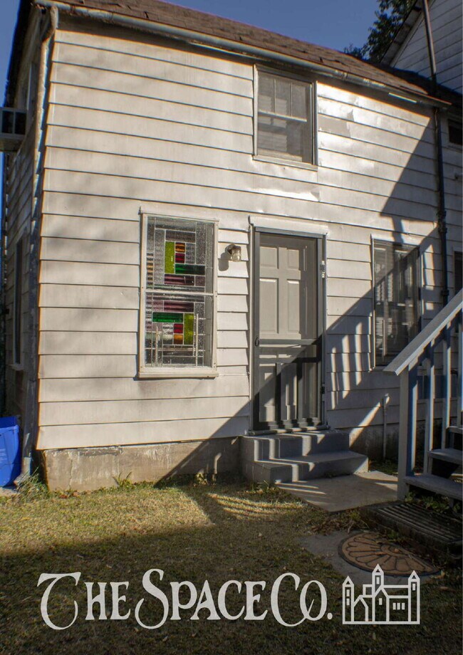 Building Photo - Charming 1BR in the Heart of Charleston — 46½ Vanderhorst Street Unit A
