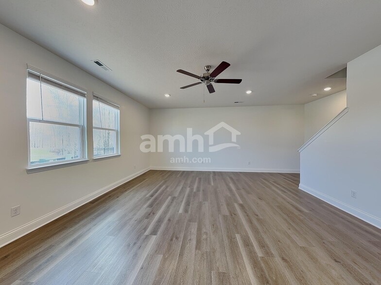 Building Photo - 228 Deanscroft Dr