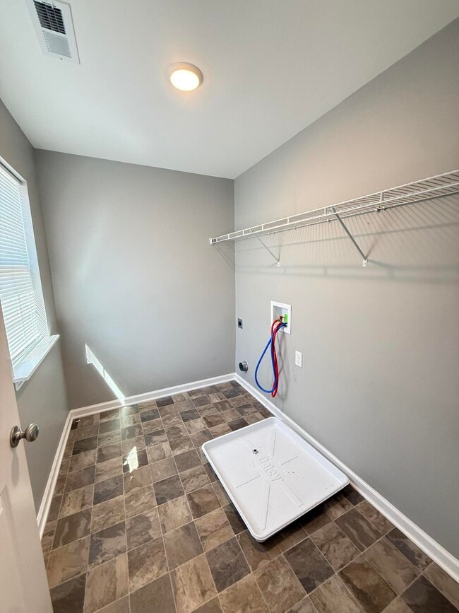 Building Photo - 110 Landry Ln