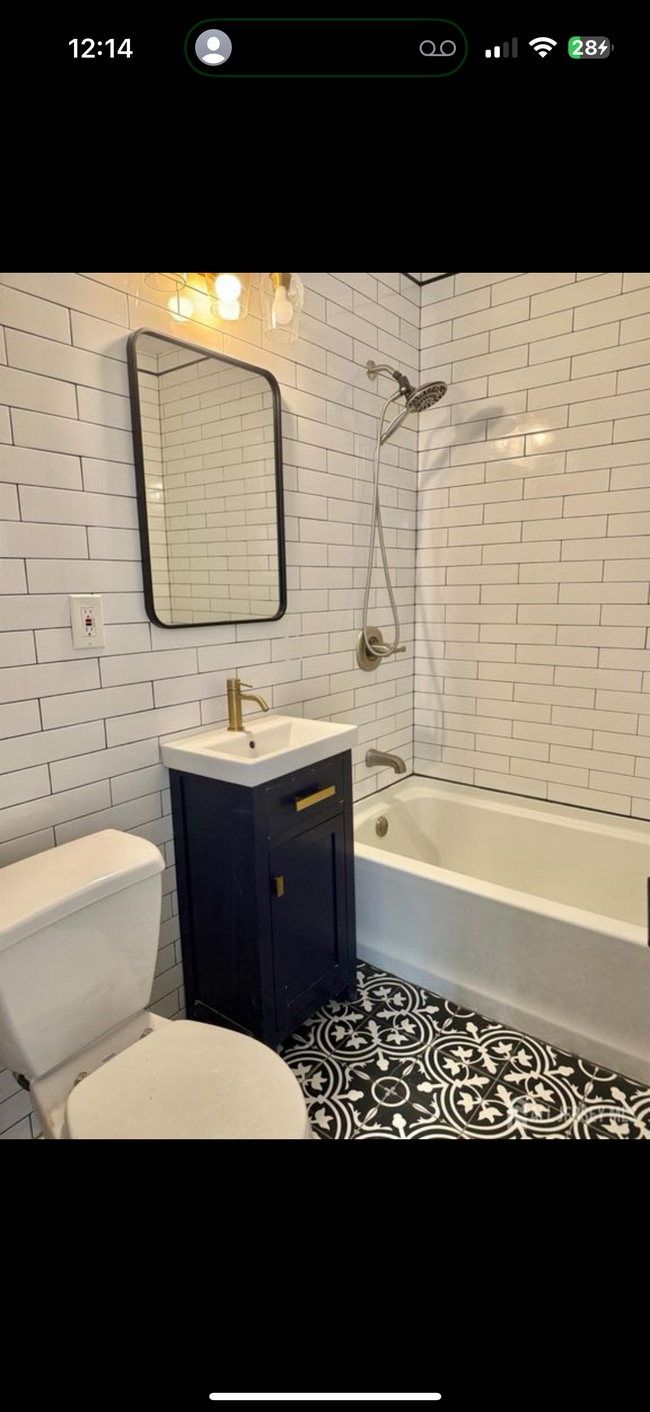 Building Photo - 326 Cedar Ave