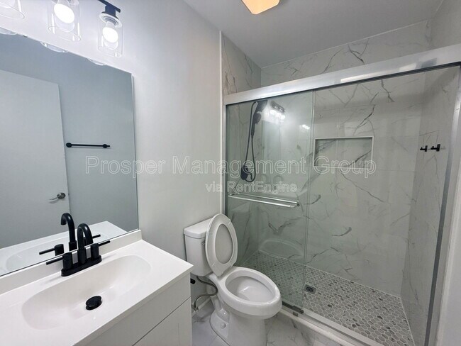 Building Photo - 258 Fleming Rd