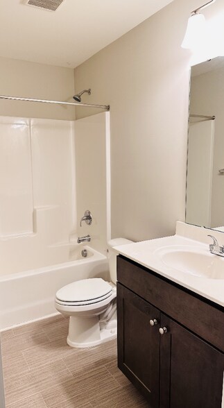 Building Photo - 813 Stonebriar St